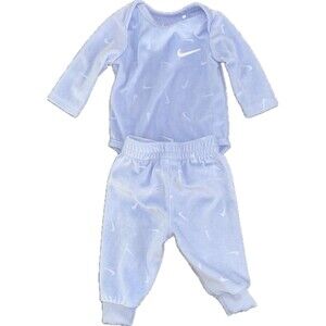 Nike Velour Long Sleeve Bodysuit and Sweatpants 2-Piece Set Size 3 Months